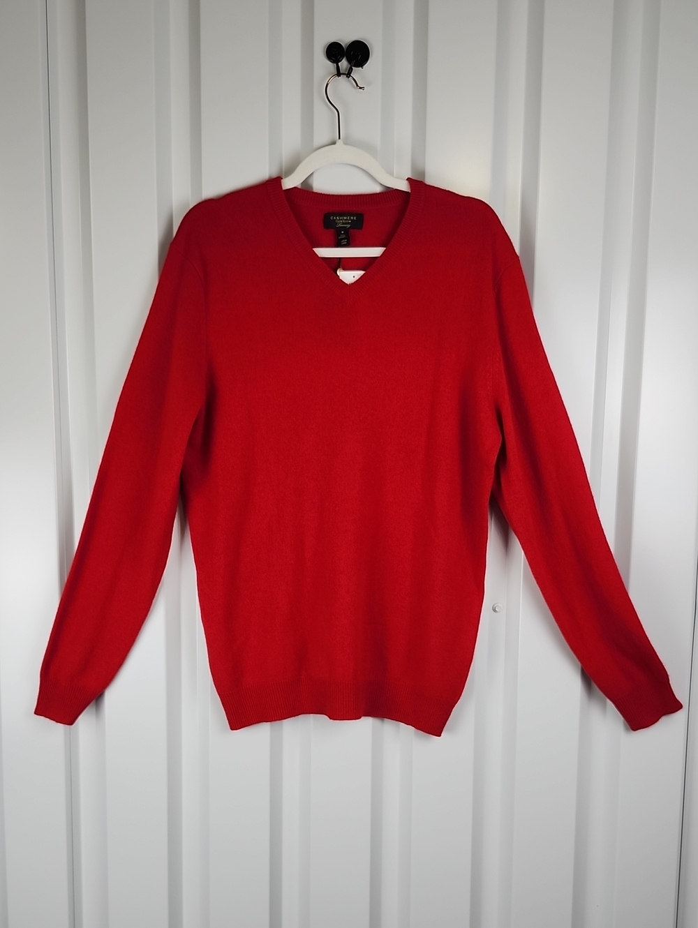 Club Room Mens Crimson Red V-Neck Luxury Cashmere Sweater Sz Medium NWT Classic
